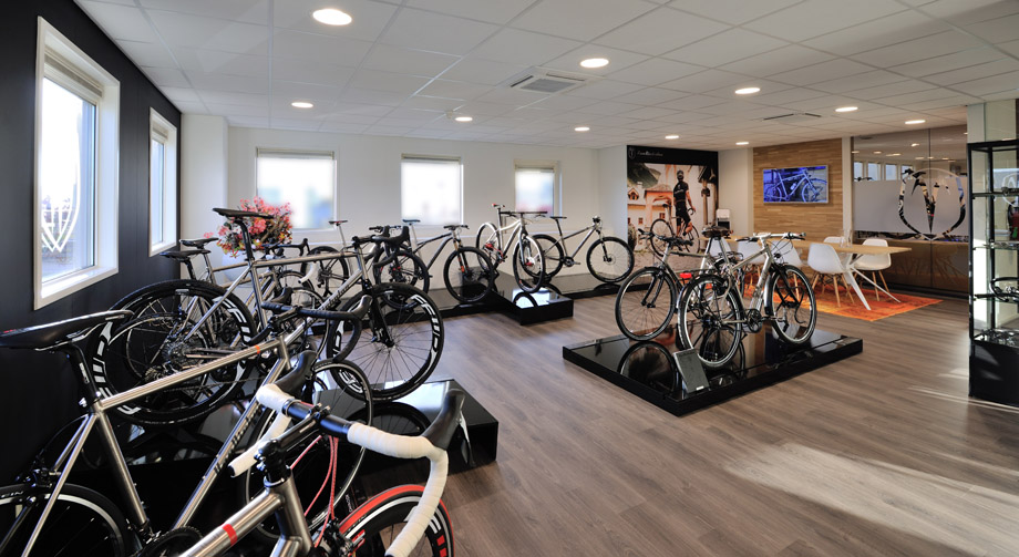 160628_Van Nicholas Showroom Heerenveen